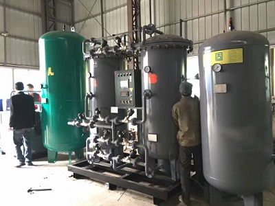 某銅(tong)材企業(yè)250立方，純(chun)度99.99%變壓(yā)吸附制(zhi)氮機安(ān)裝現場(chang)