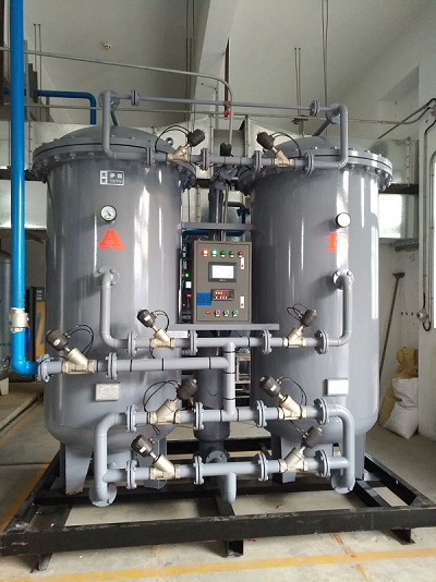 某輪胎(tāi)企業400立方，純(chun)度99.5%制氮機現(xian)場