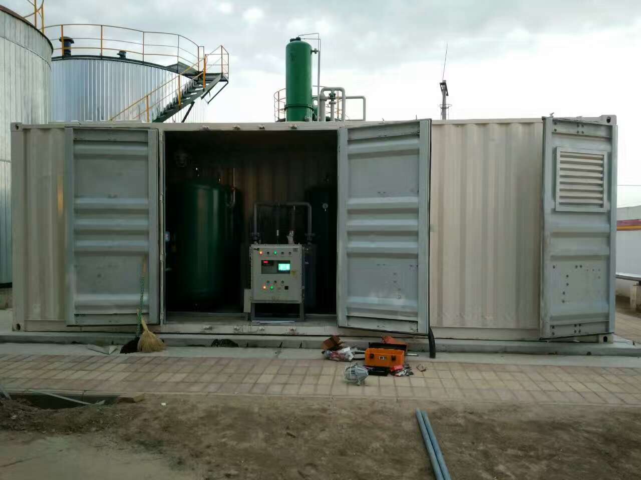 西鹹油田(tian)專用防爆制(zhì)氮機